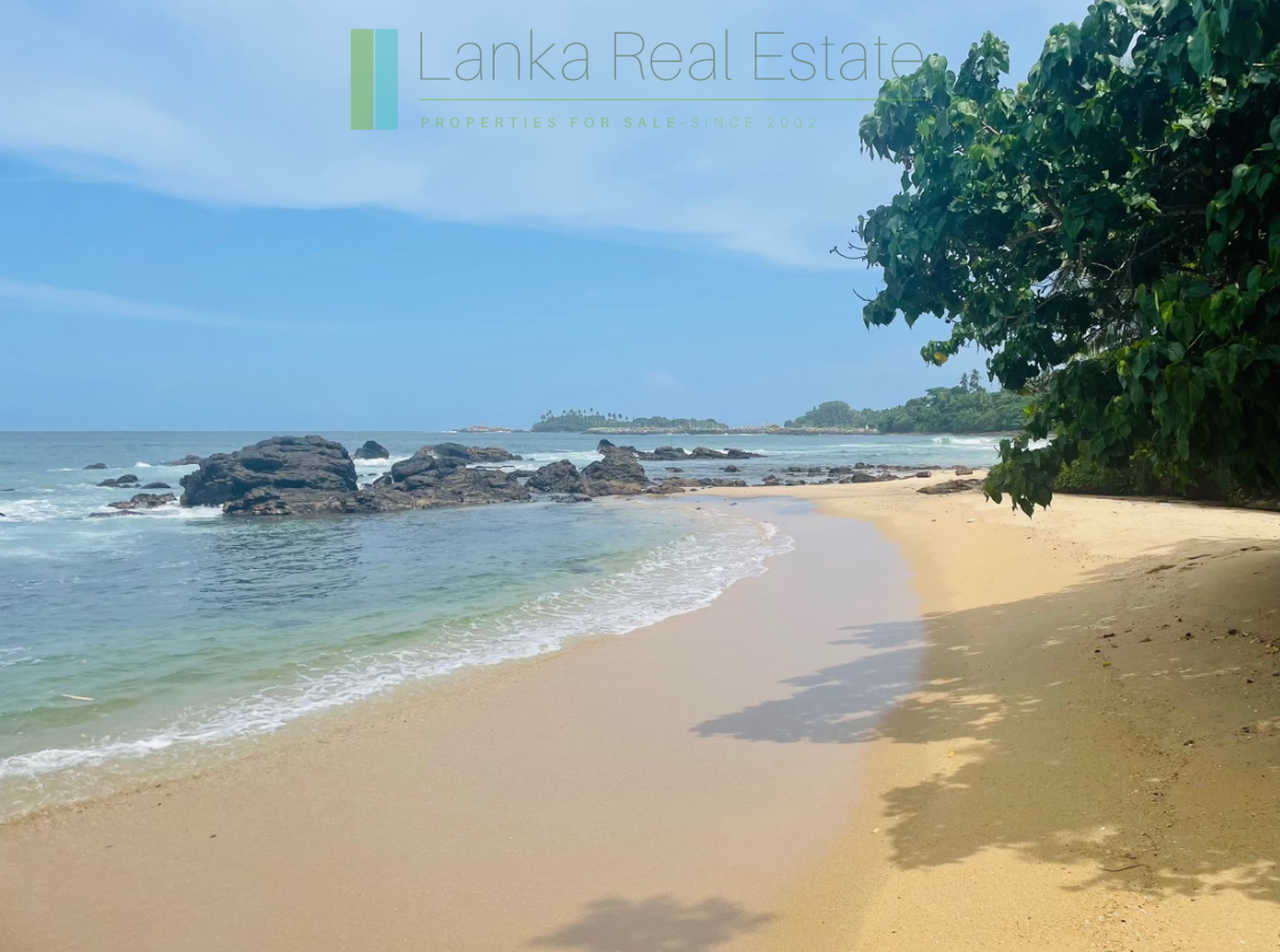 Fifty perch plot with access to a swimming beach