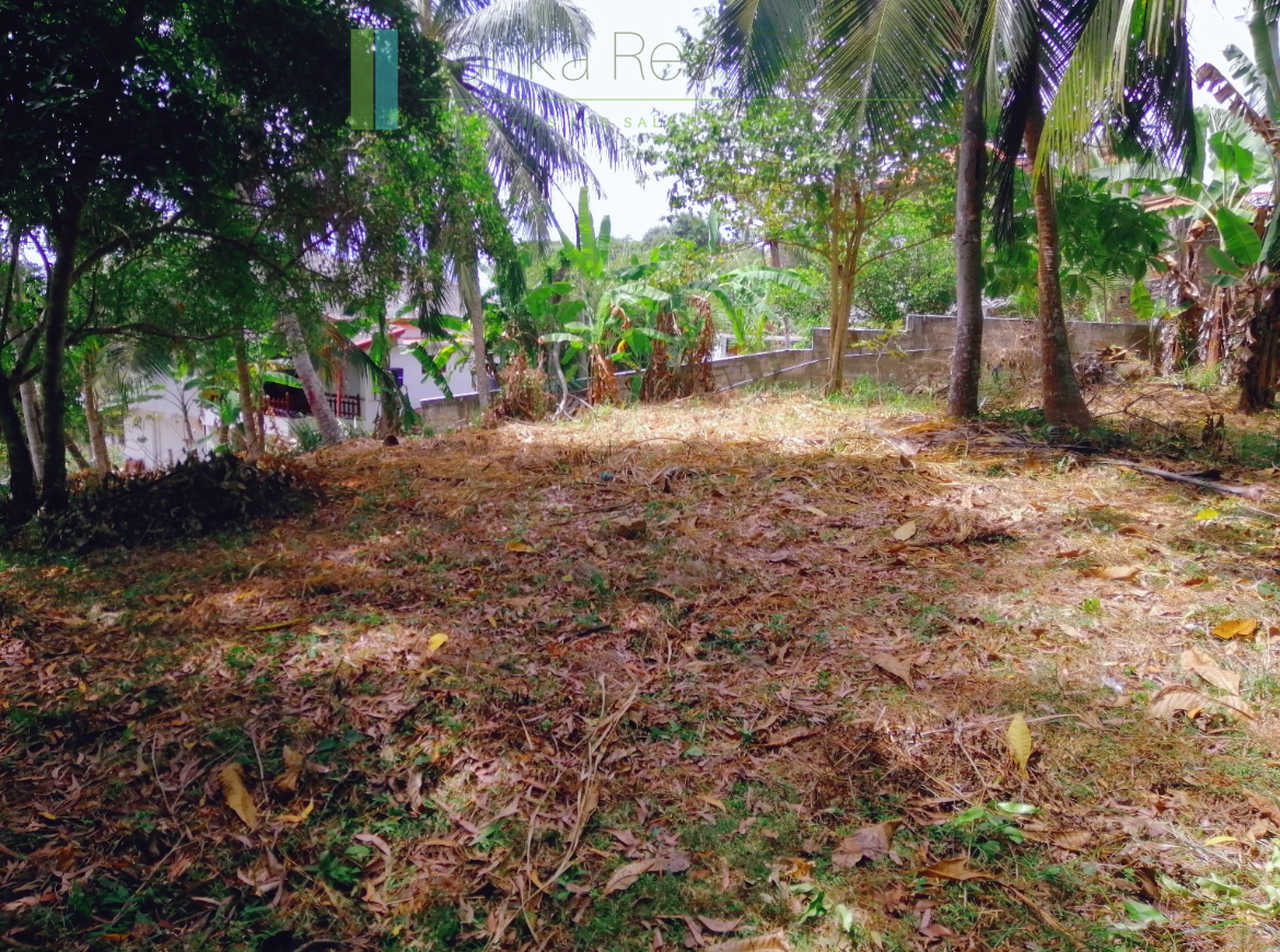 Elevated plot with ocean views at Talalla