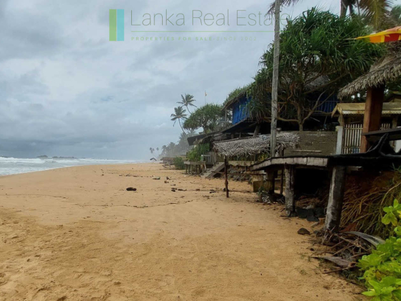 Eleven room Hikkaduwa hotel with potential for beach access