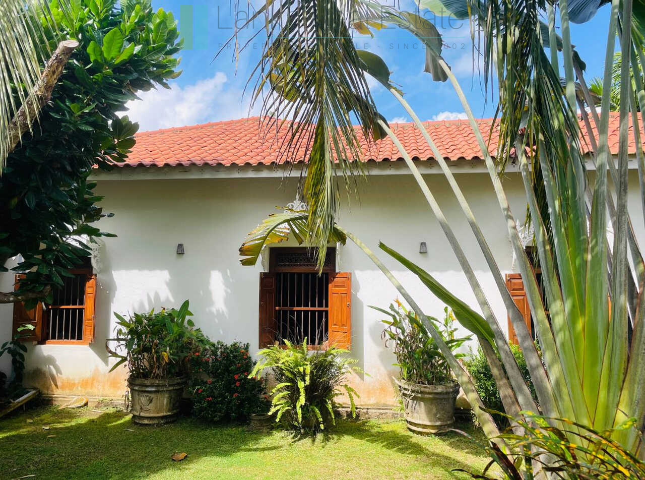 Attractive colonial villa in Hikkaduwa