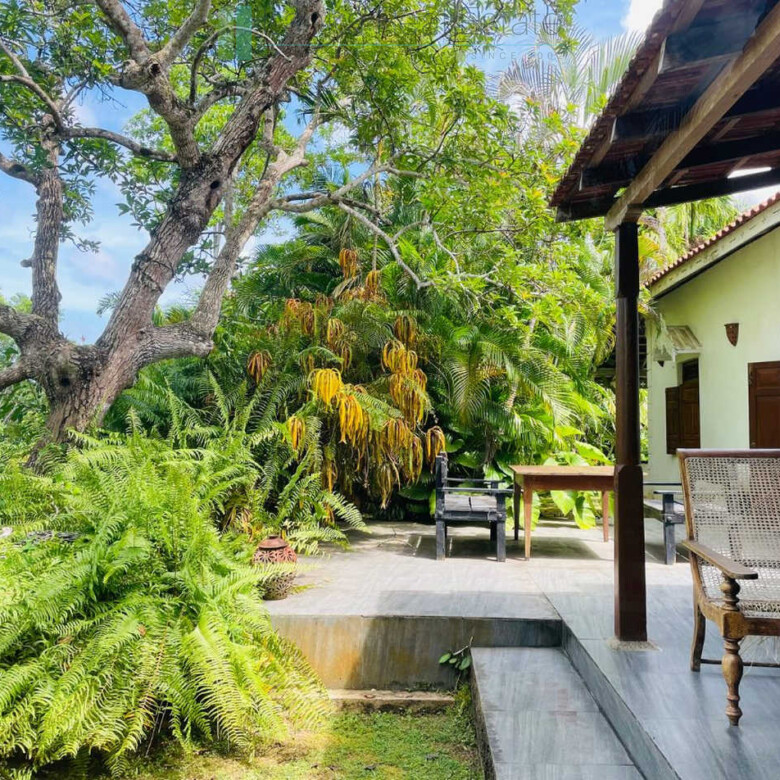 Attractive colonial villa in Hikkaduwa