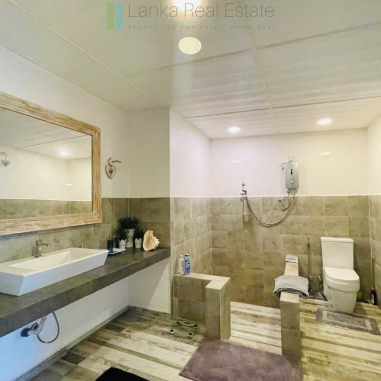 Attractive colonial villa in Hikkaduwa