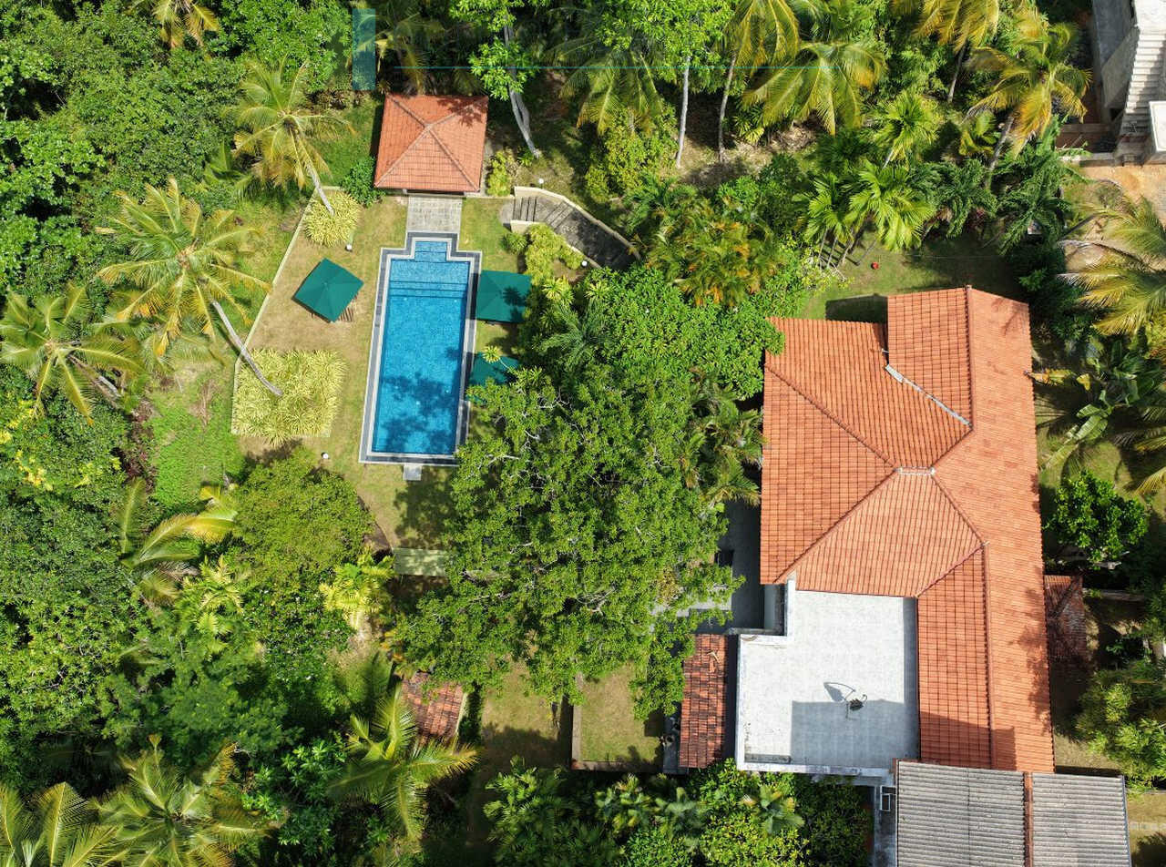Attractive colonial villa in Hikkaduwa