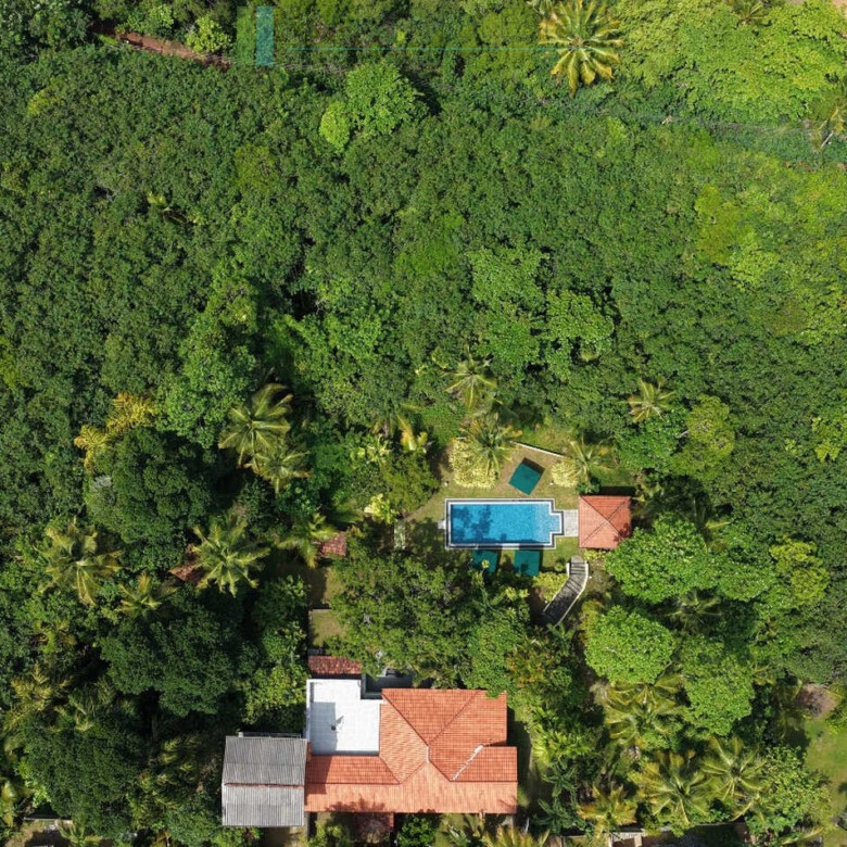 Attractive colonial villa in Hikkaduwa