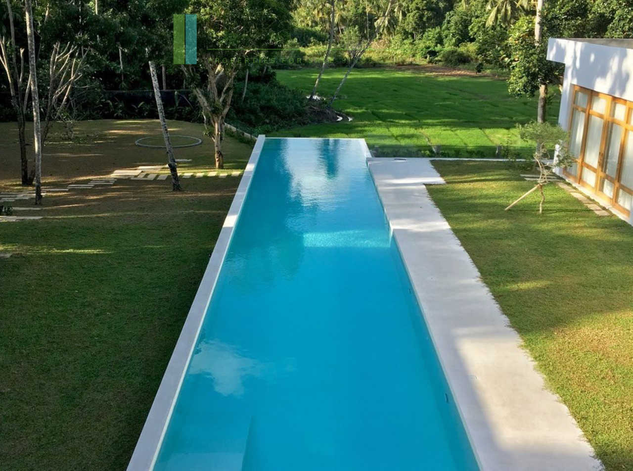 Immaculately presented modernist villa