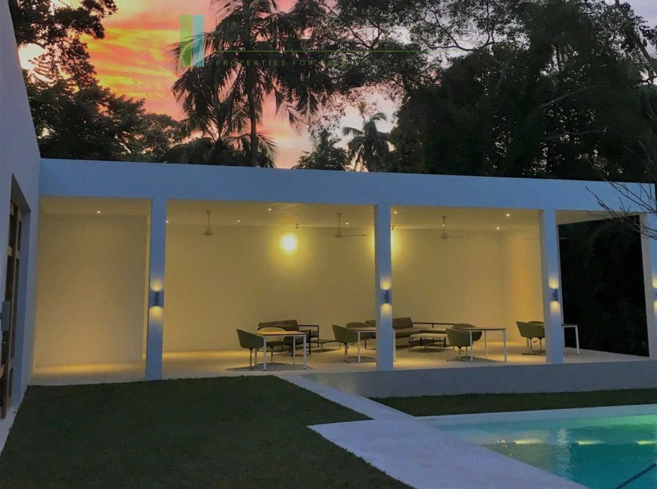Immaculately presented modernist villa