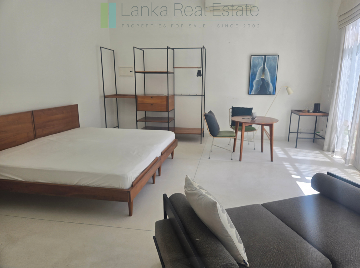 Immaculately presented modernist villa