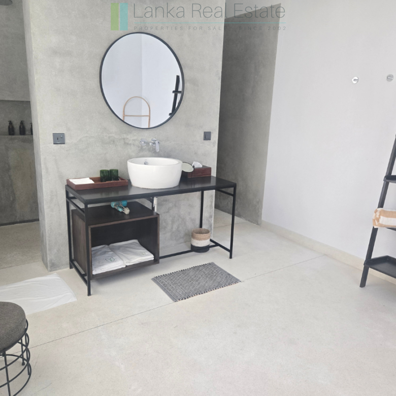 Immaculately presented modernist villa