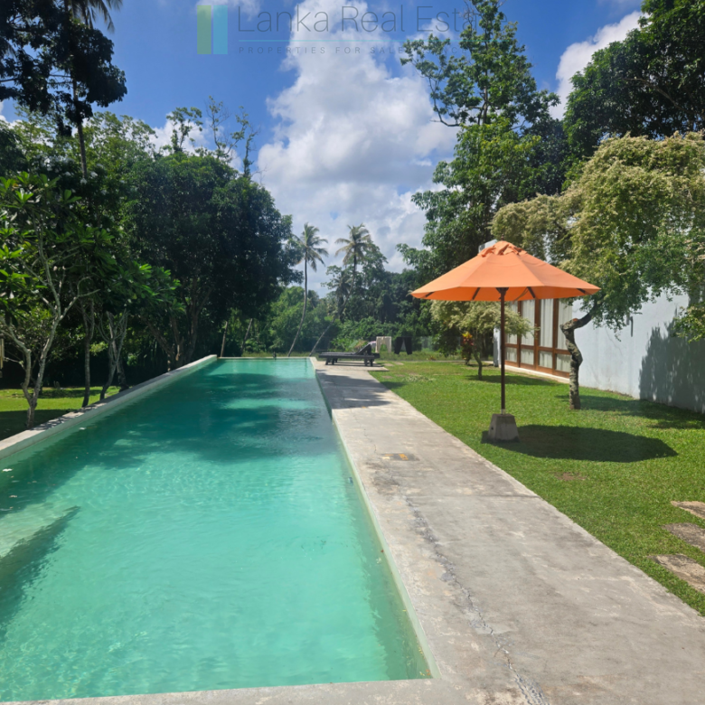 Immaculately presented modernist villa