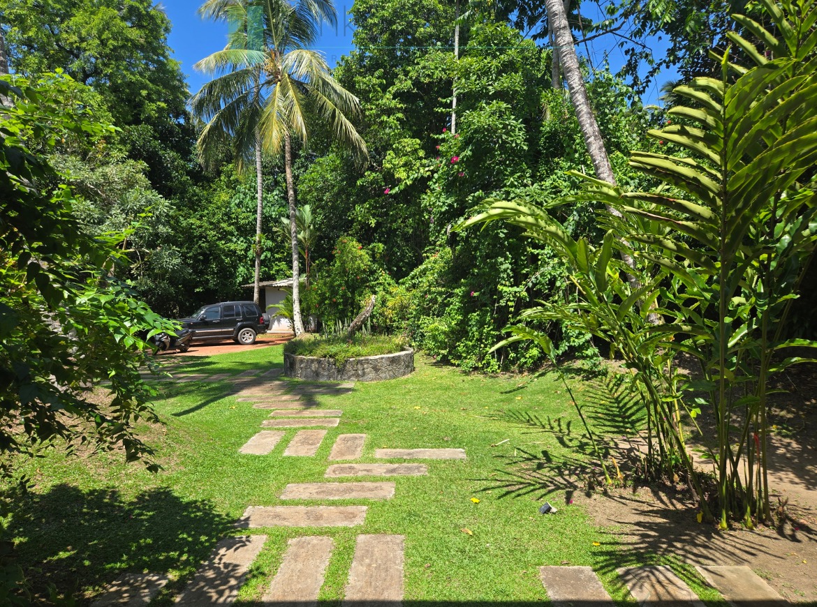 Immaculately presented modernist villa