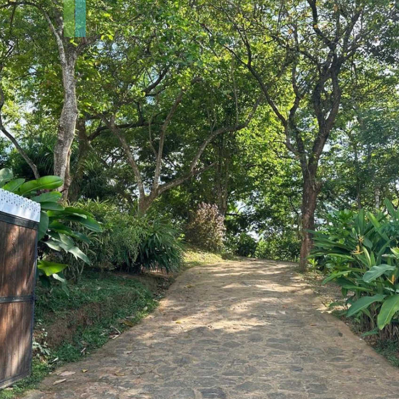 Modern villa moments from Mawella Beach