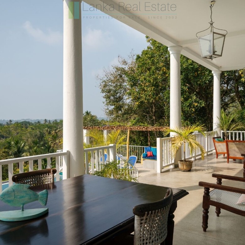 Modern villa moments from Mawella Beach
