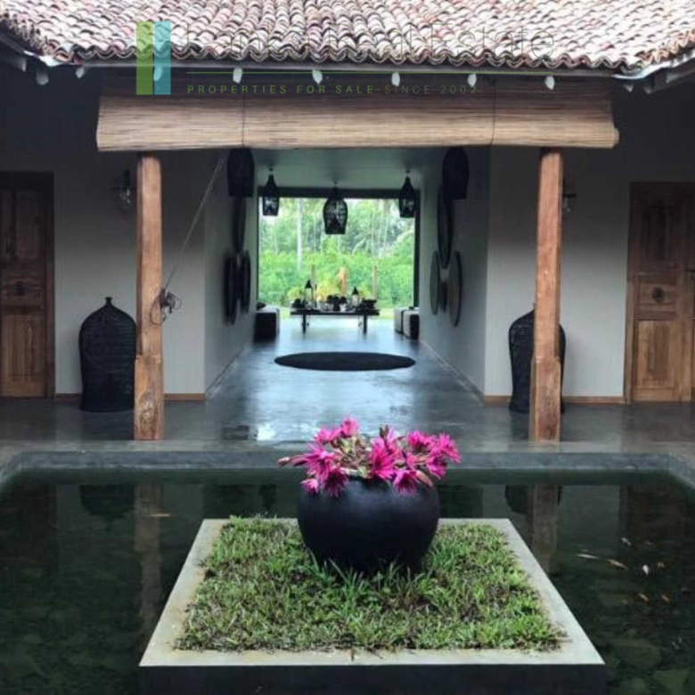 Boutique hotel near the beach at Boossa, Galle