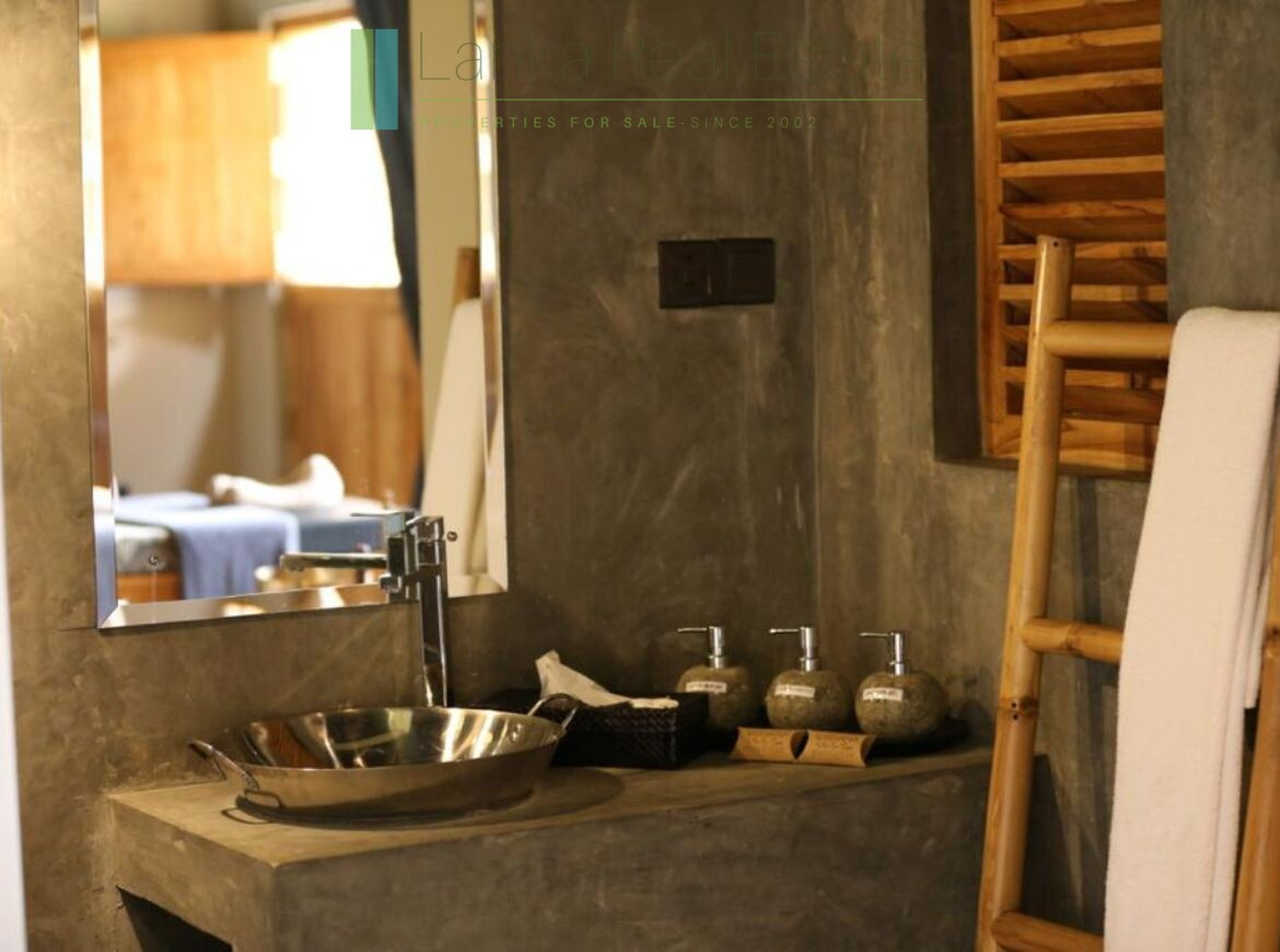Boutique hotel near the beach at Boossa, Galle