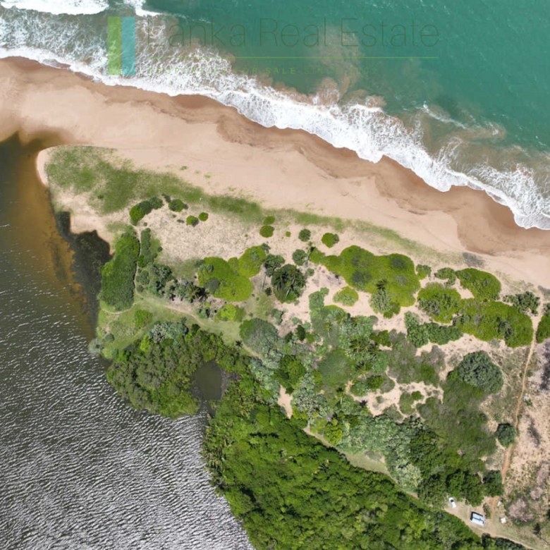Elevated oceanfront on the lagoon at Ranna