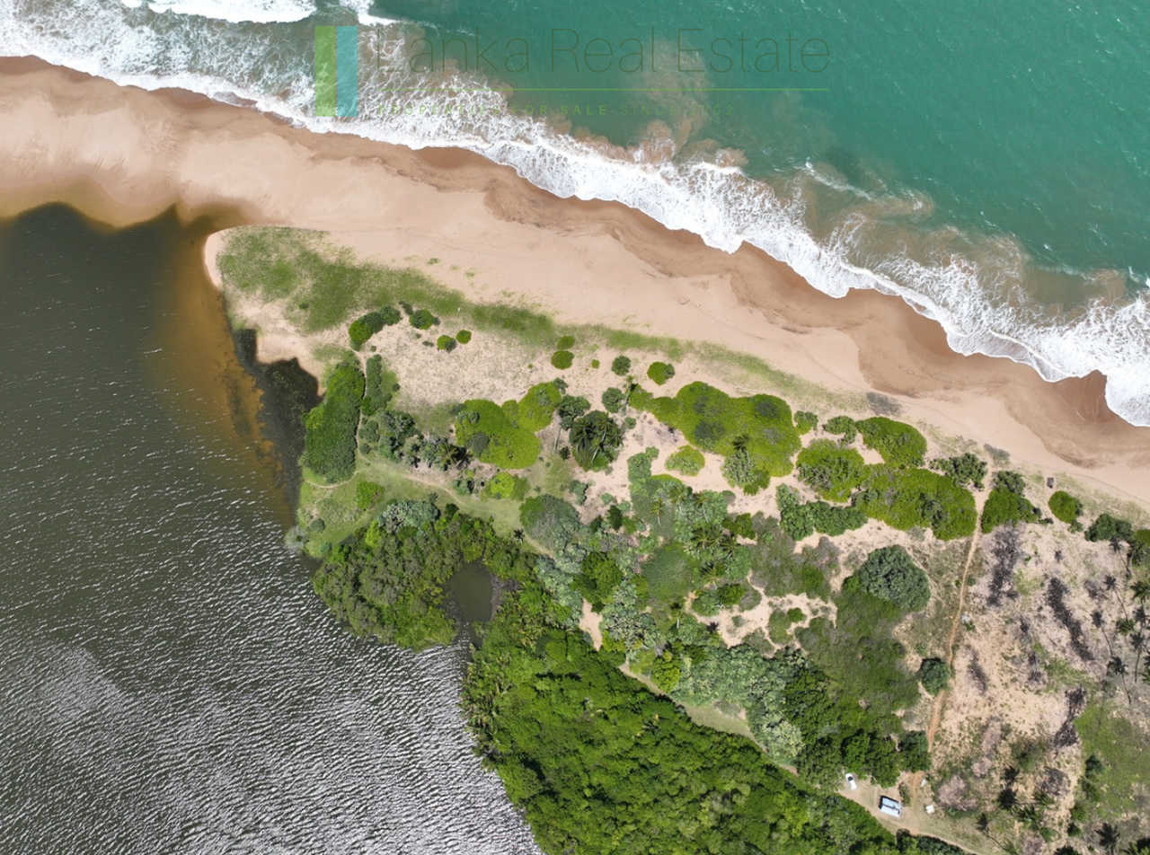 Elevated oceanfront on the lagoon at Ranna