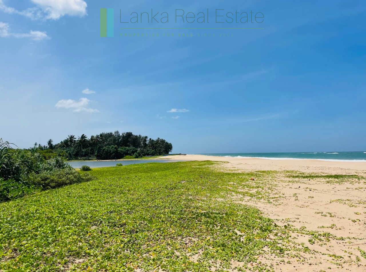 Elevated oceanfront on the lagoon at Ranna
