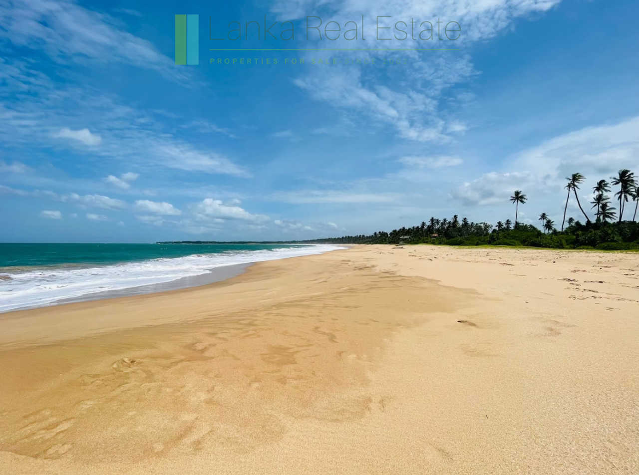 Elevated oceanfront on the lagoon at Ranna
