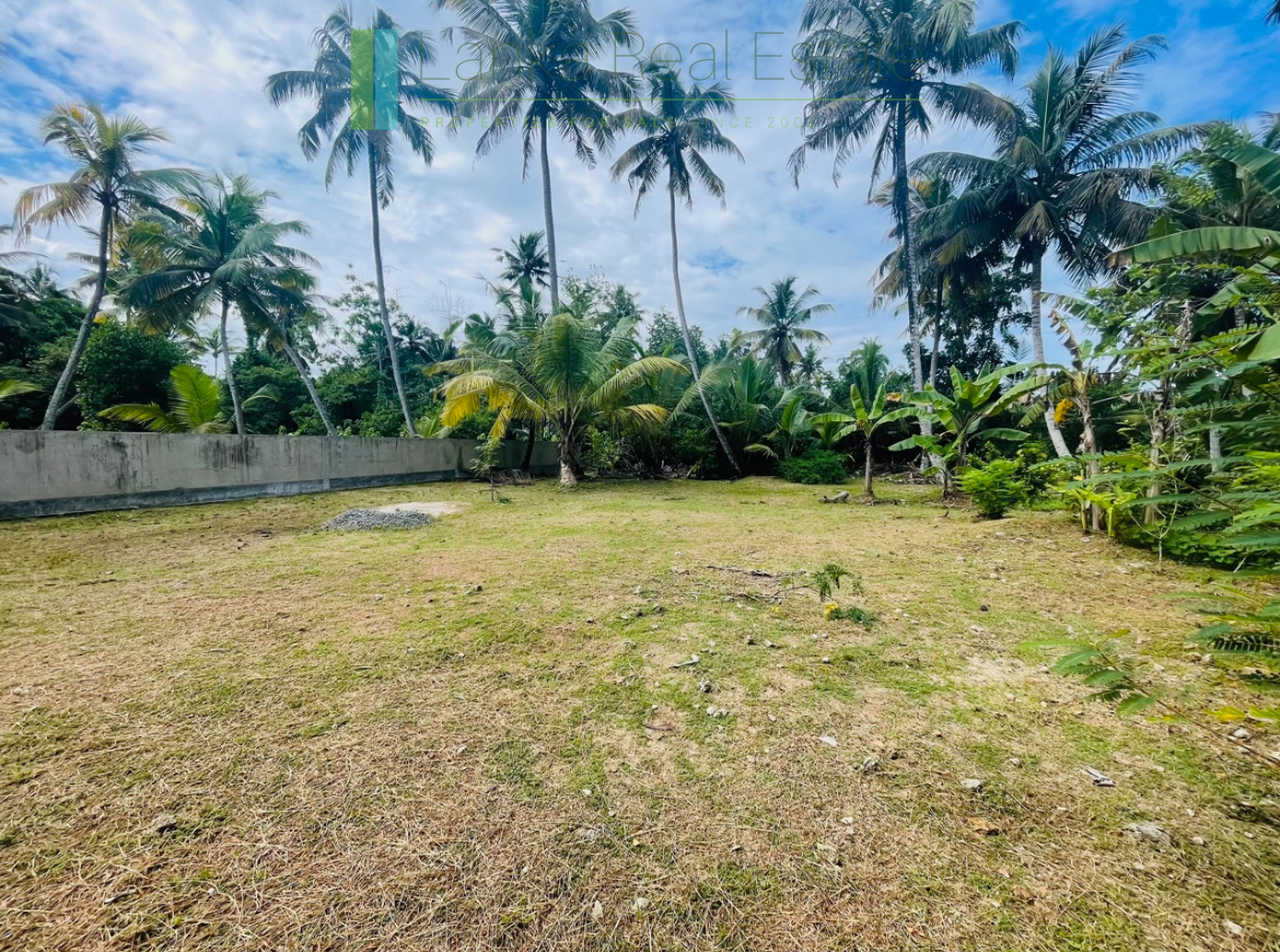Lagoon-front house near the beach in Ahangama