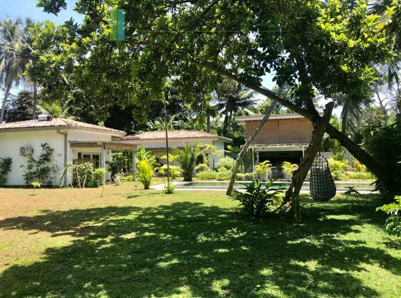 Architect designed Midigama boutique villa/hotel