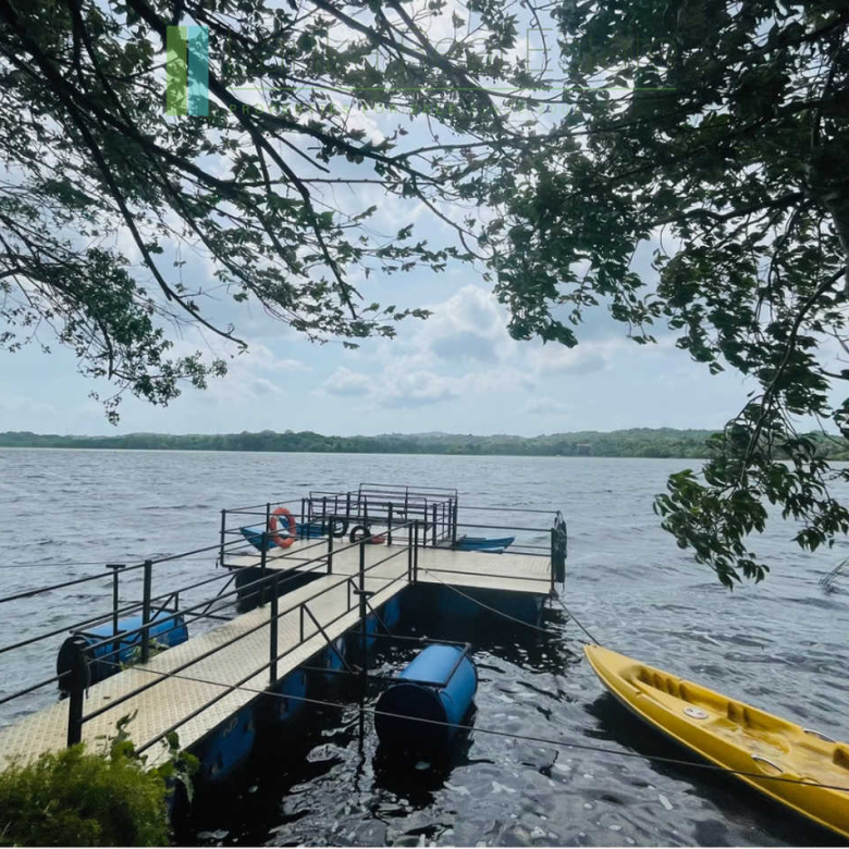 Lagoon-front house with private jetty
