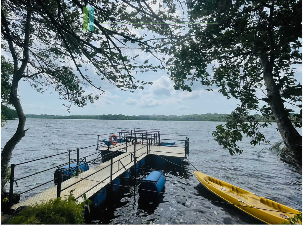 Lagoon-front house with private jetty