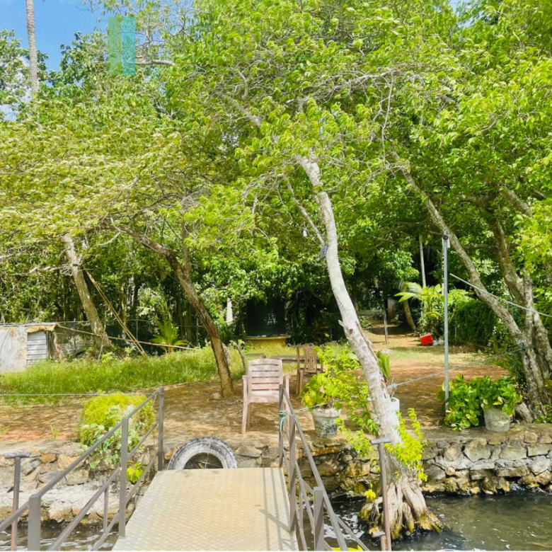 Lagoon-front house with private jetty