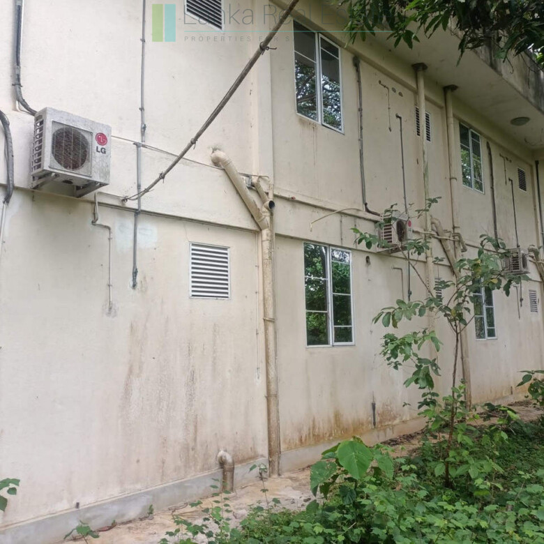 Huge plot with potential in the Negombo area
