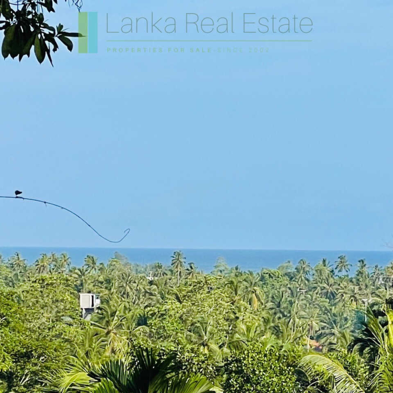 One acre with ocean views at Habaraduwa