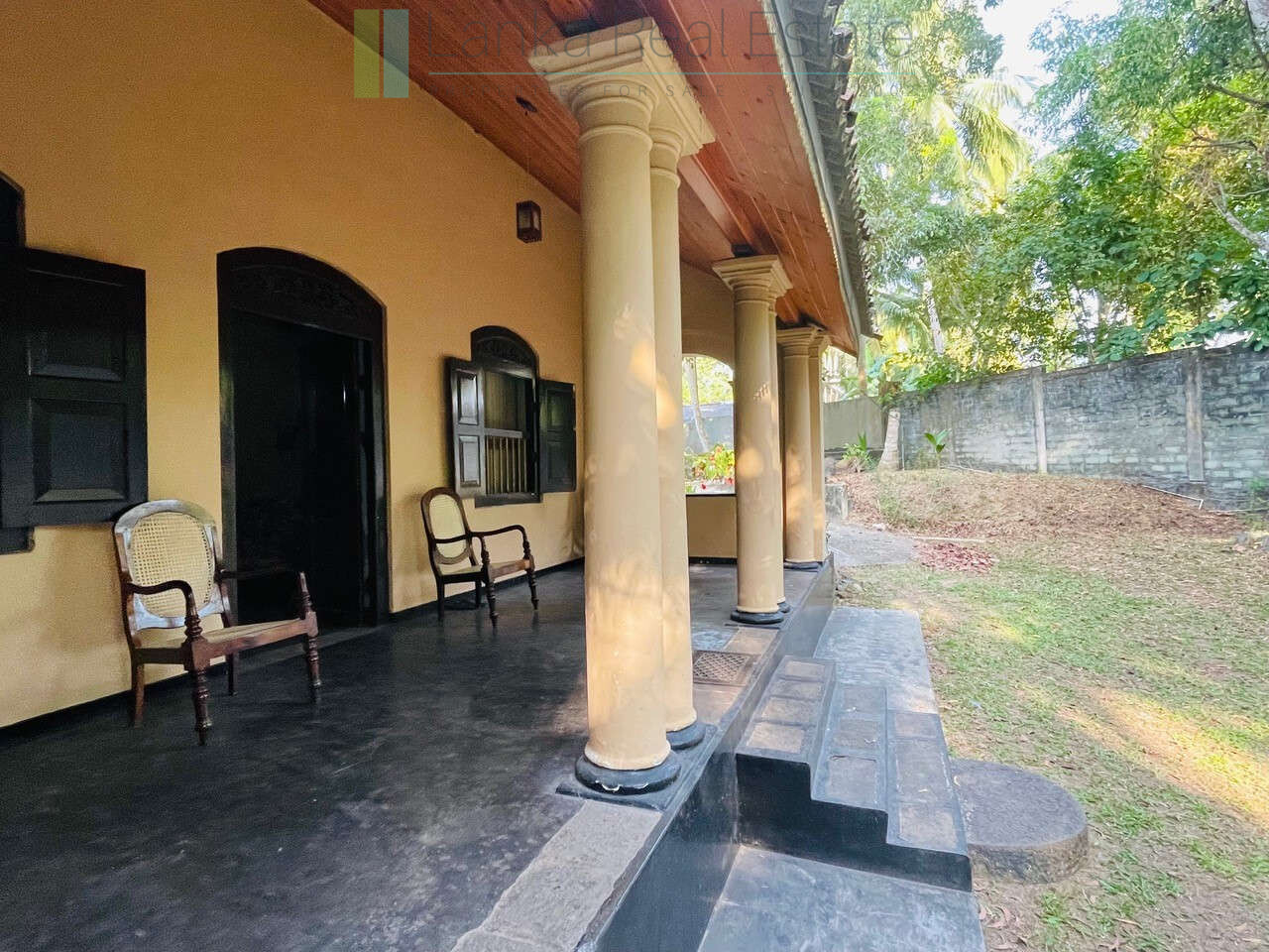 Traditional style house two minutes from the beach