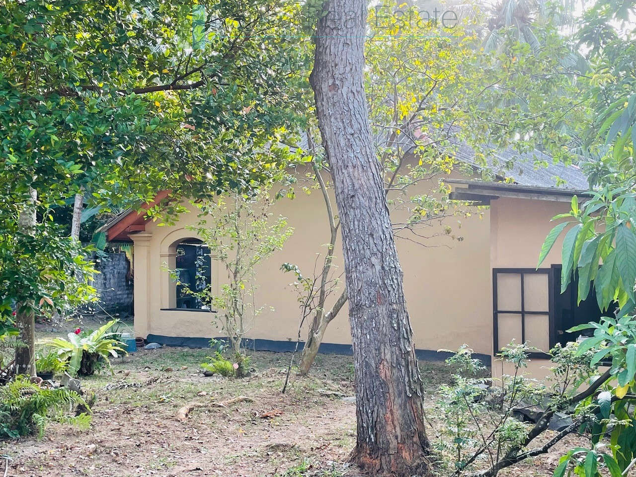 Traditional style house two minutes from the beach