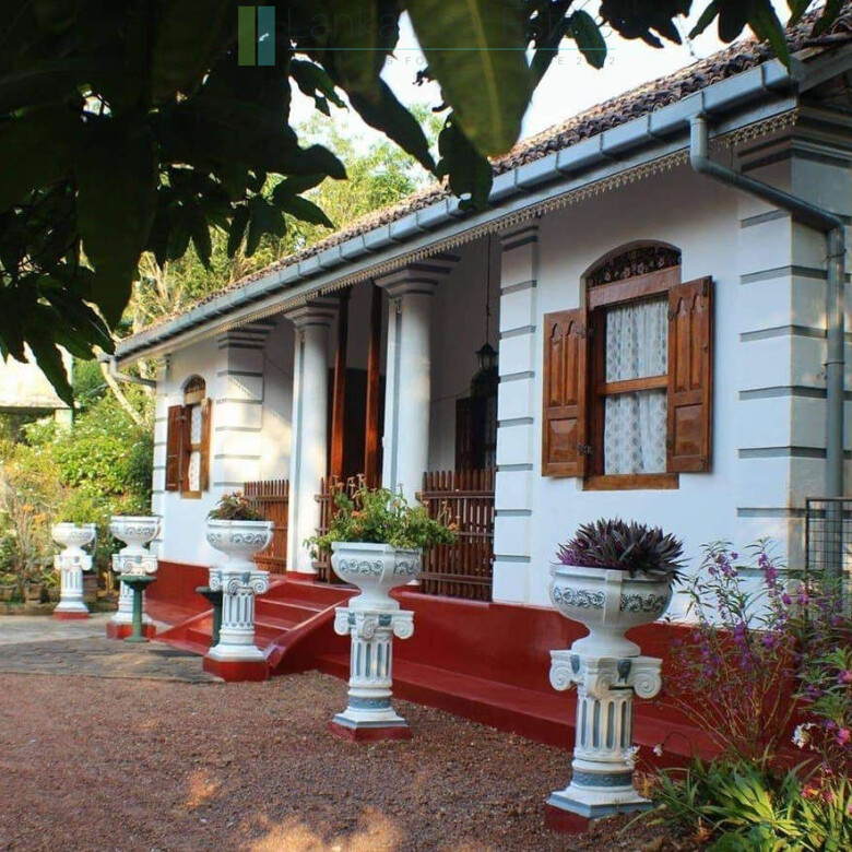 Four bedroom heritage house in Habaraduwa