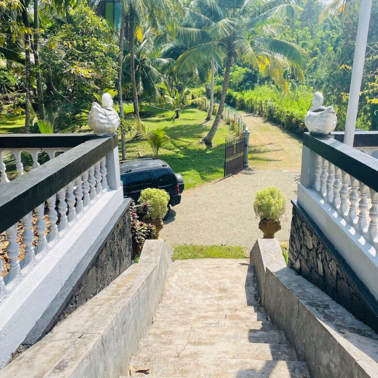 Four bedroom heritage house in Habaraduwa