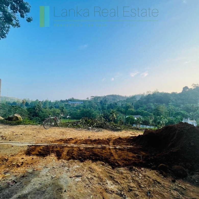 Heritage house with adjacent hotel on 45 acre estate