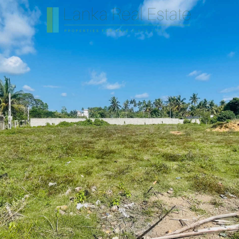 Development plot near Ahangama