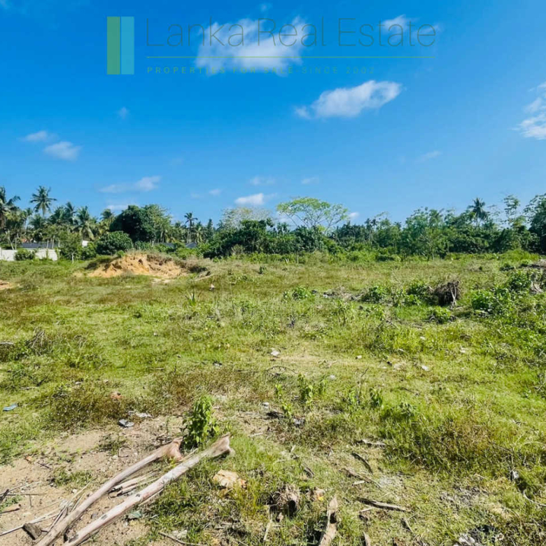 Development plot near Ahangama