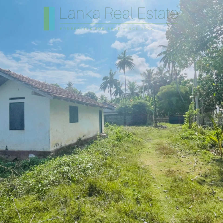 Development plot near Ahangama