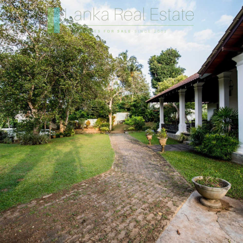 Large plot with three self-contained villas