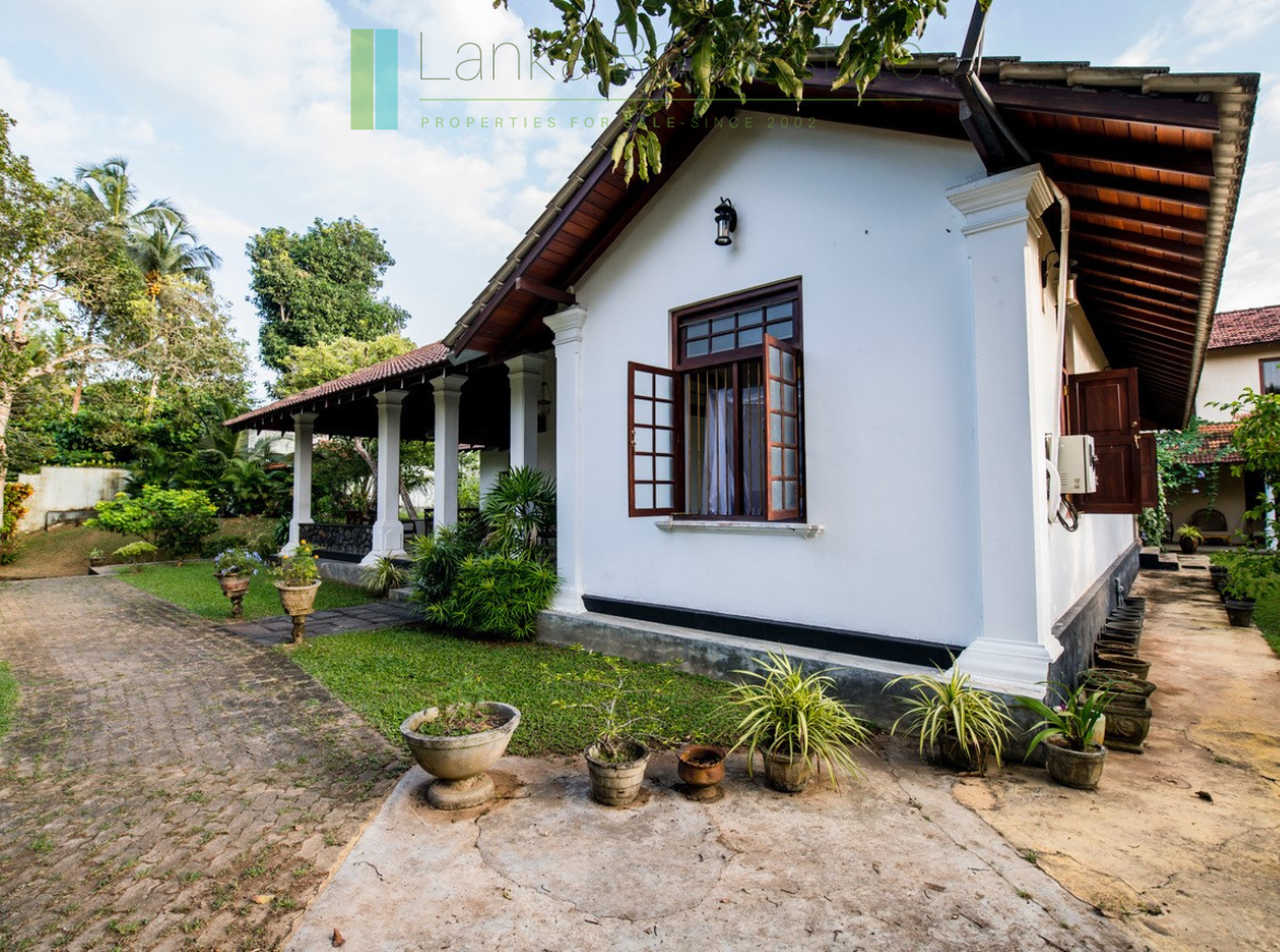 Large plot with three self-contained villas