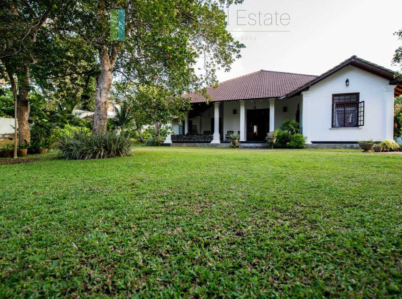 Large plot with three self-contained villas