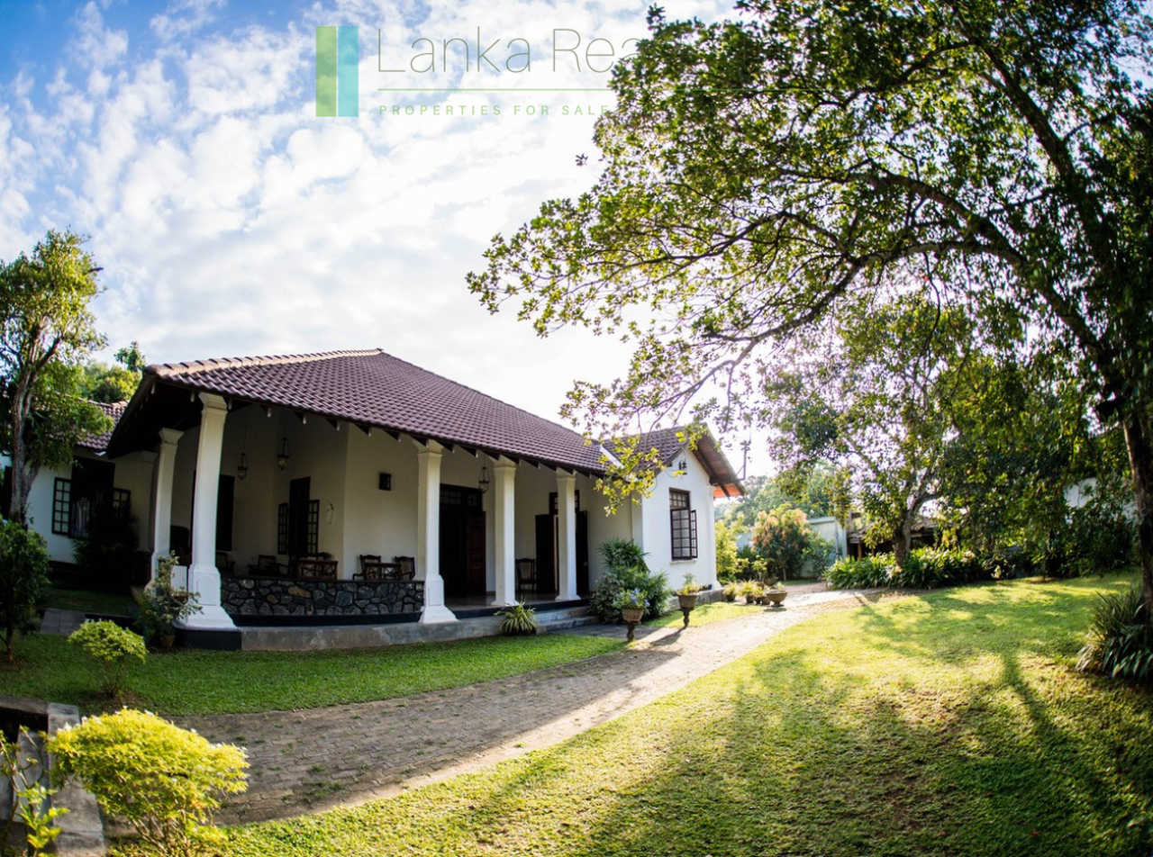 Large plot with three self-contained villas