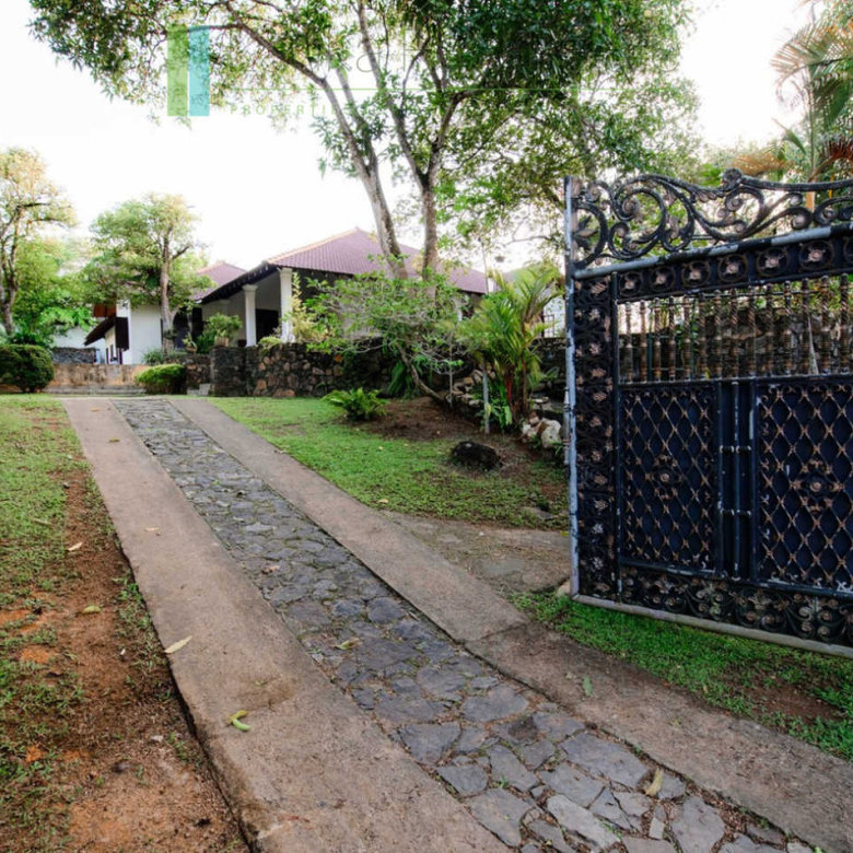 Large plot with three self-contained villas