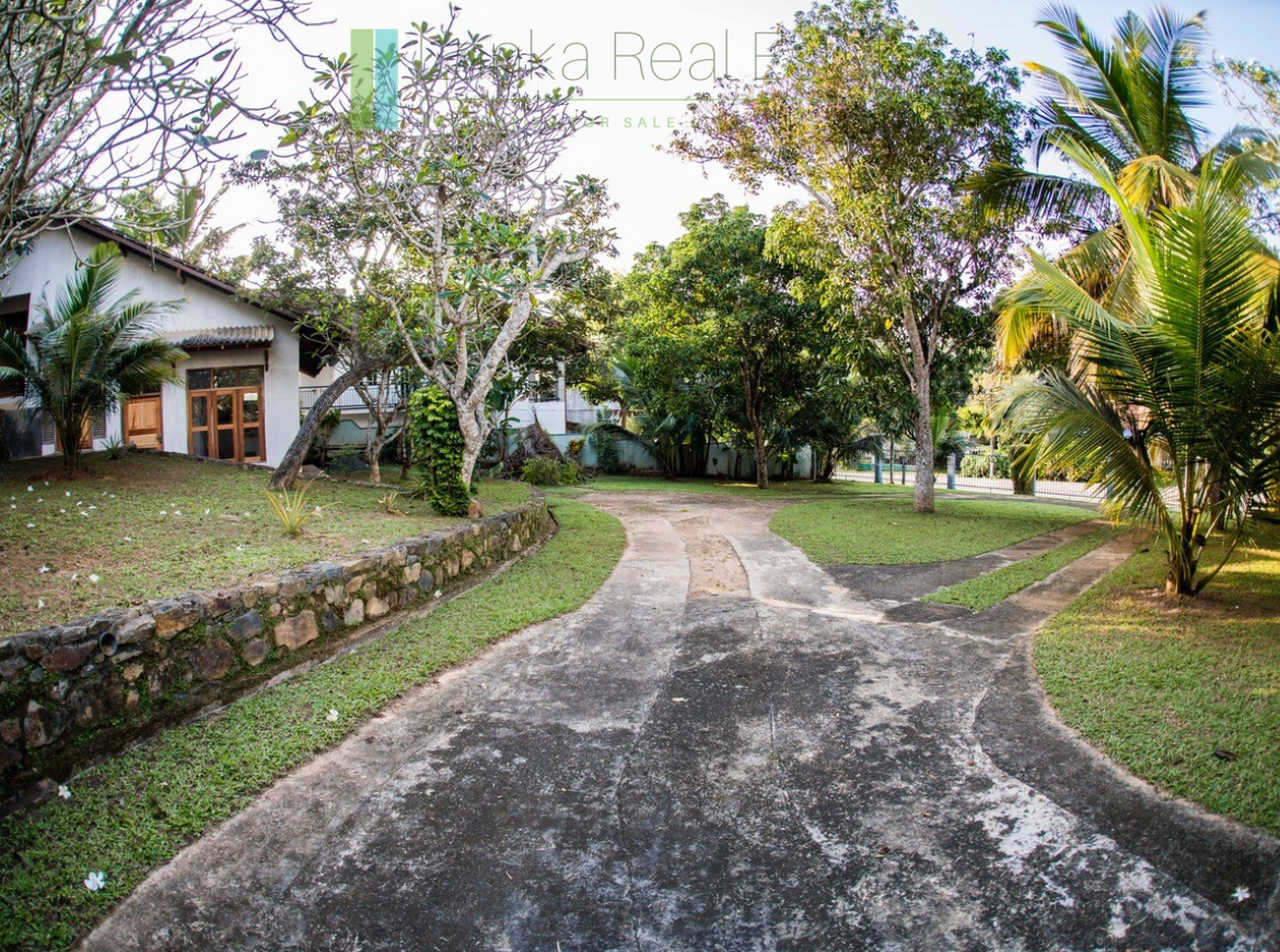 Large plot with three self-contained villas