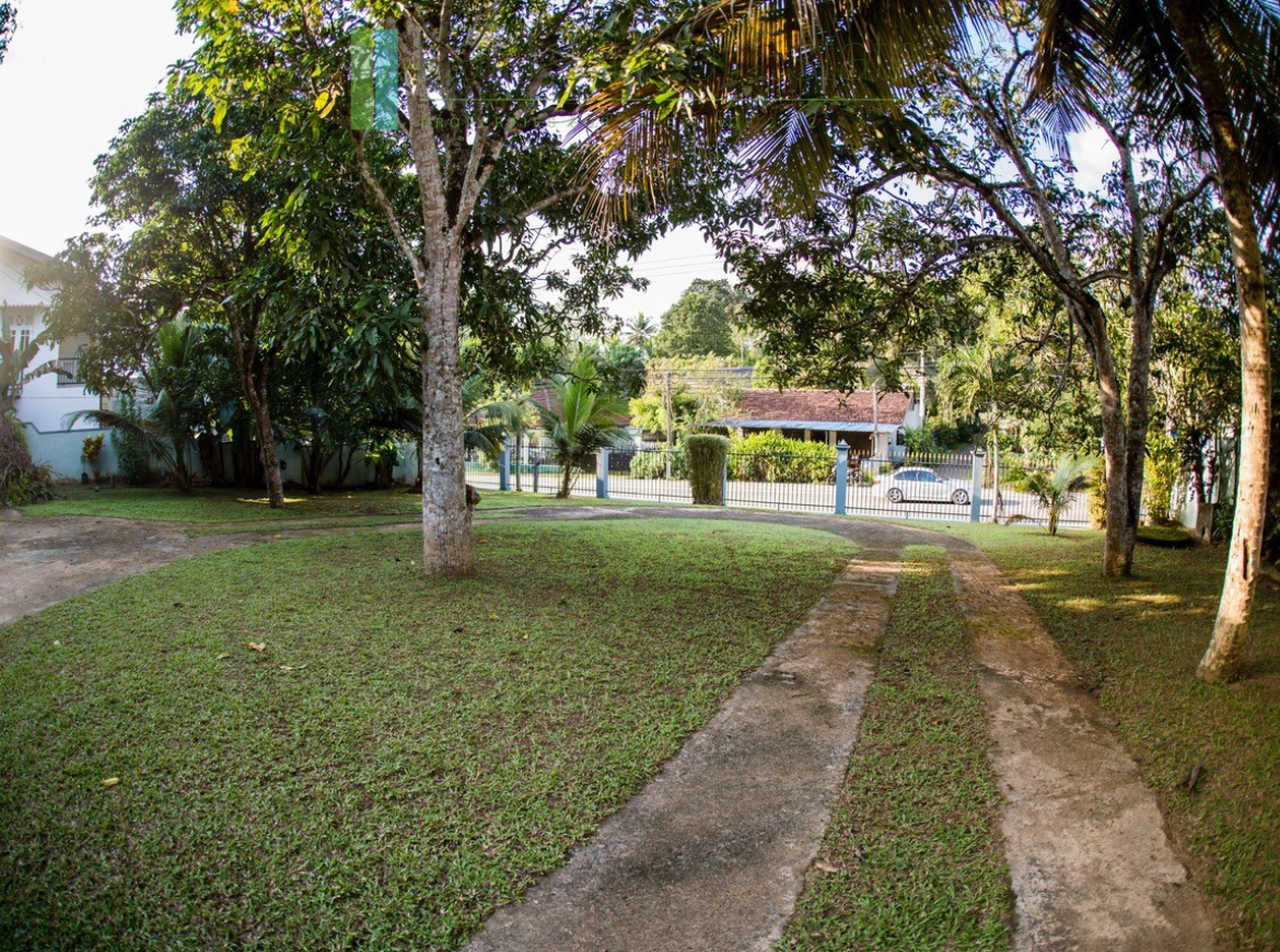 Large plot with three self-contained villas