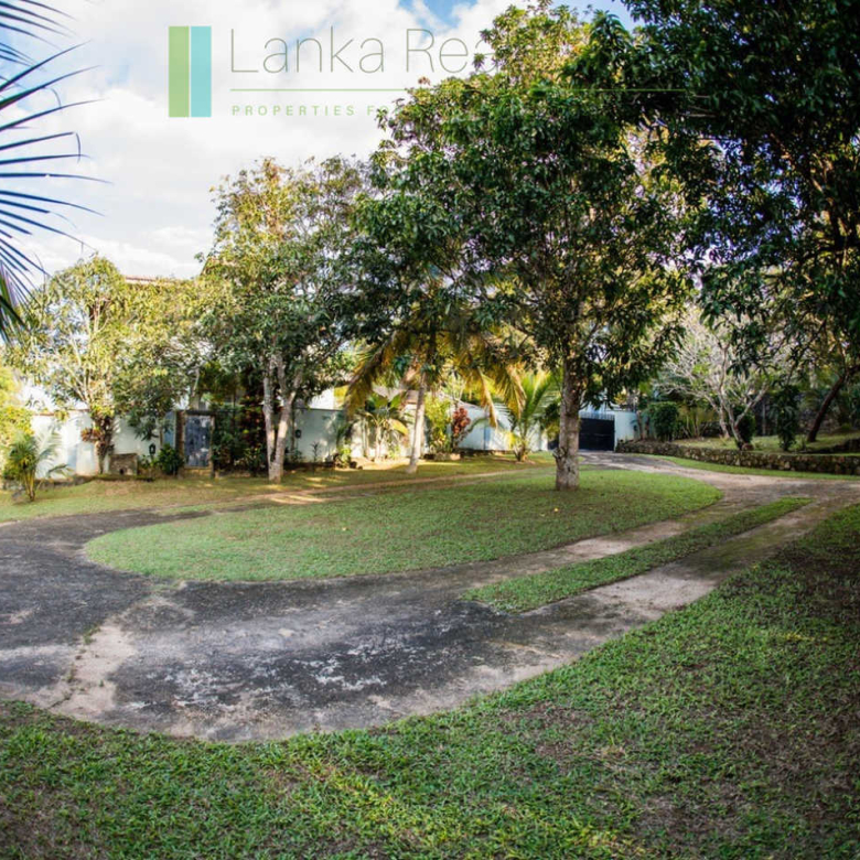 Large plot with three self-contained villas