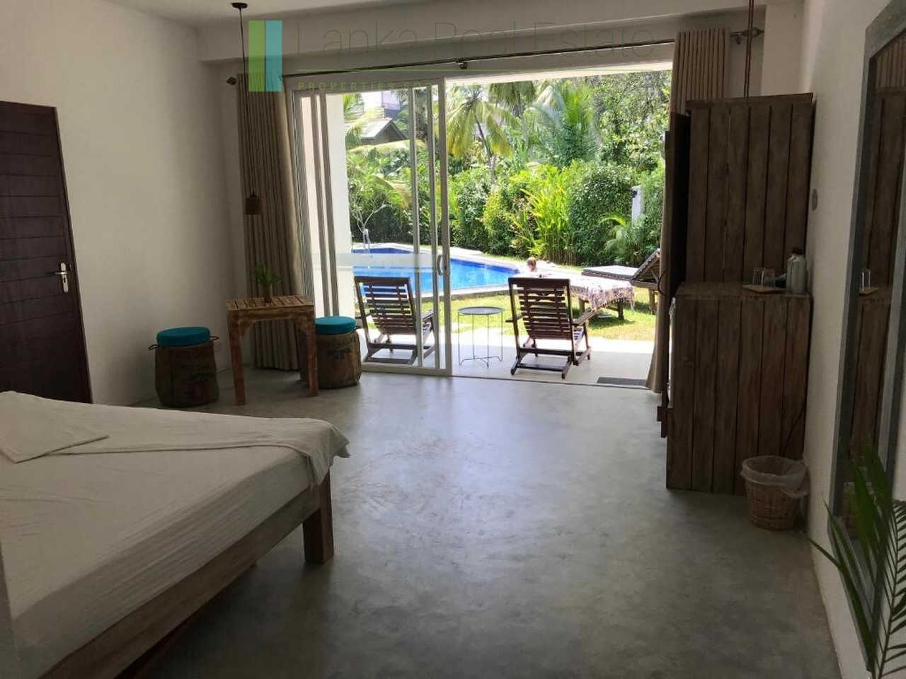Large villa with pool and self-contained apartment