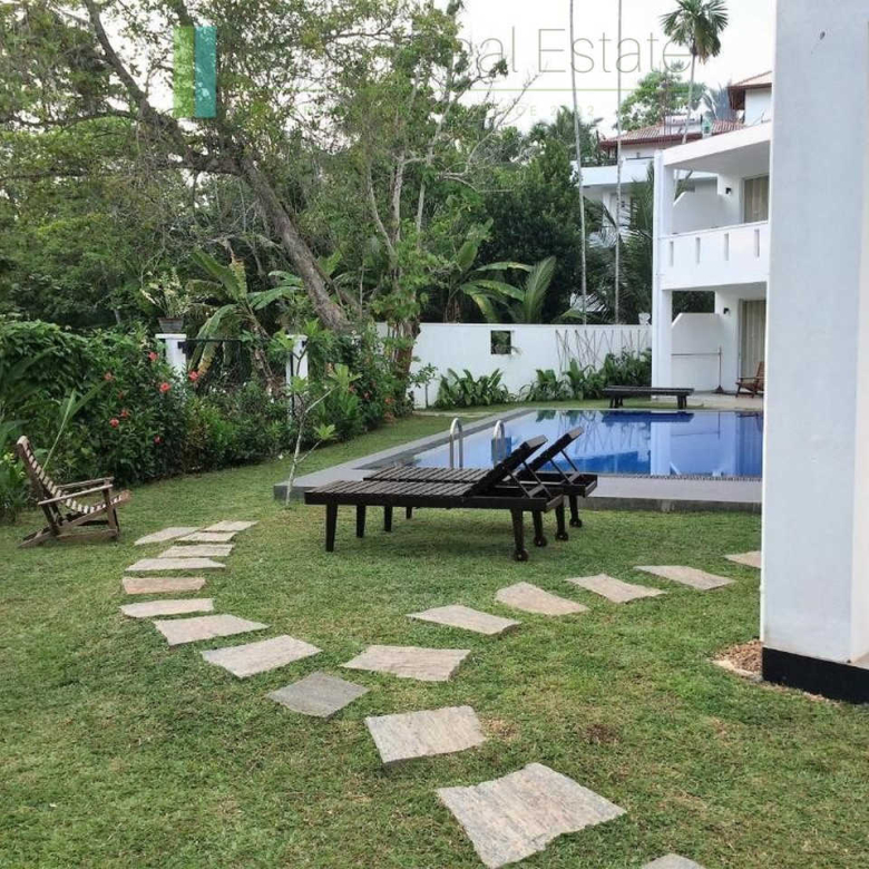 Large villa with pool and self-contained apartment