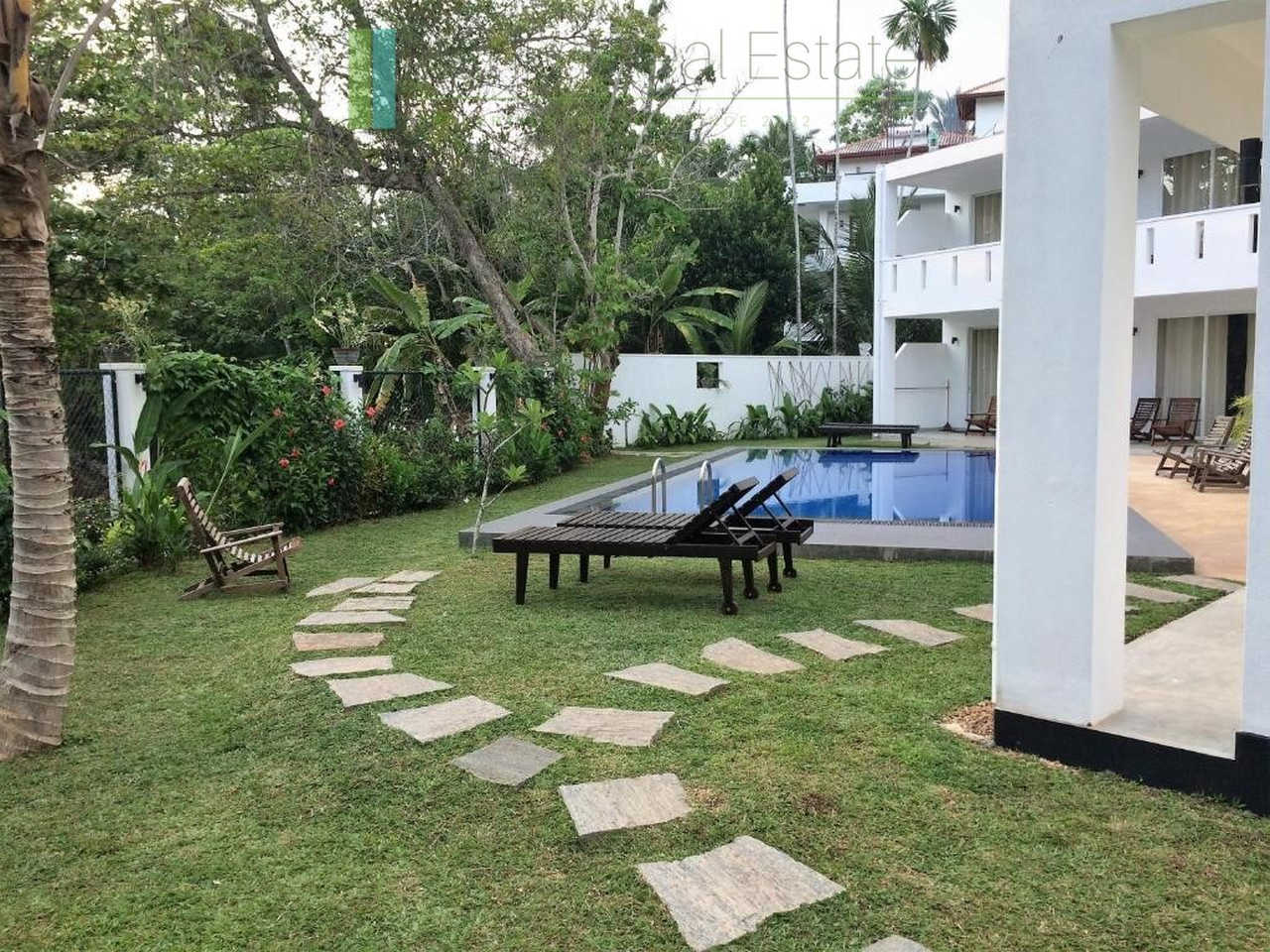 Large villa with pool and self-contained apartment