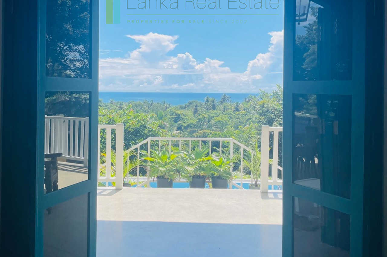 Modern villa moments from Mawella Beach