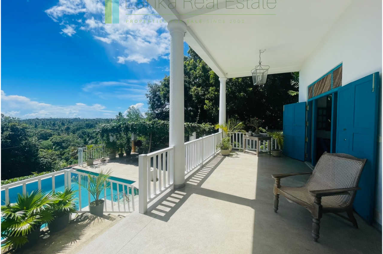 Modern villa moments from Mawella Beach